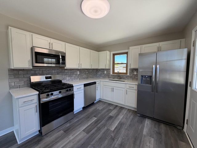 1010 Shorecrest DRIVE, Racine, WI 53402