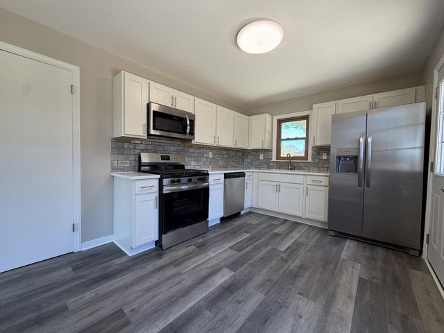 1010 Shorecrest DRIVE, Racine, WI 53402
