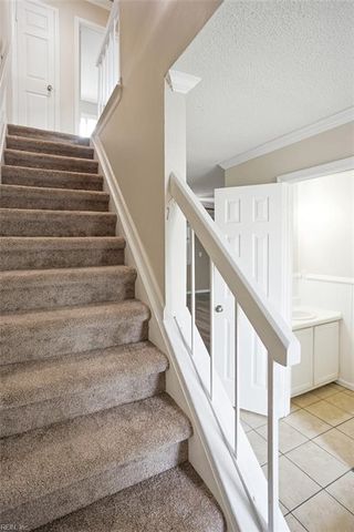 417 Falling LN, Virginia Beach, VA 23454