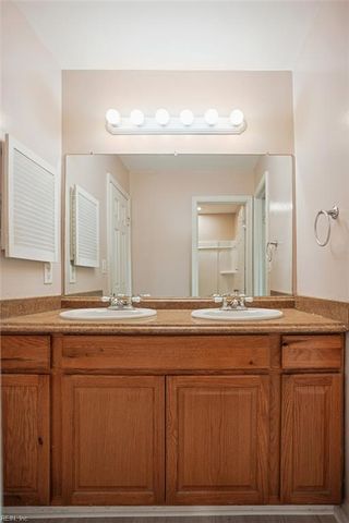 417 Falling LN, Virginia Beach, VA 23454