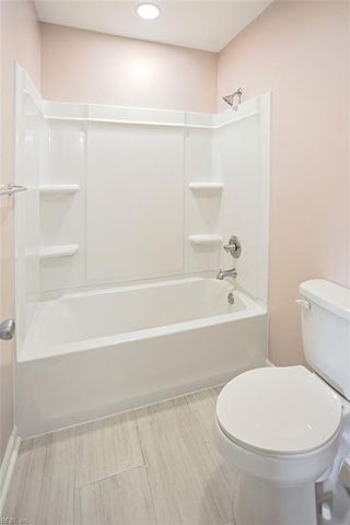 417 Falling LN, Virginia Beach, VA 23454