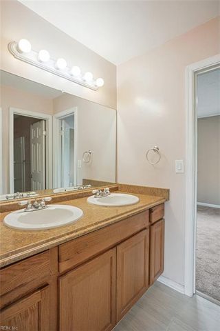 417 Falling LN, Virginia Beach, VA 23454