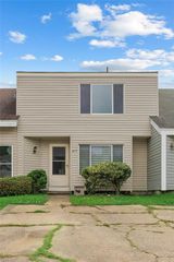 417 Falling LN, Virginia Beach, VA 23454