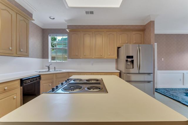 1038 Trapper Hill Drive, Houston, TX 77077