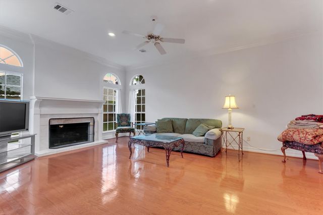 1038 Trapper Hill Drive, Houston, TX 77077