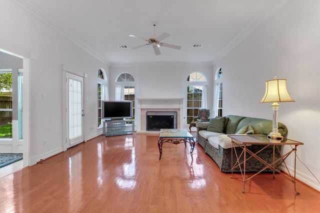 1038 Trapper Hill Drive, Houston, TX 77077