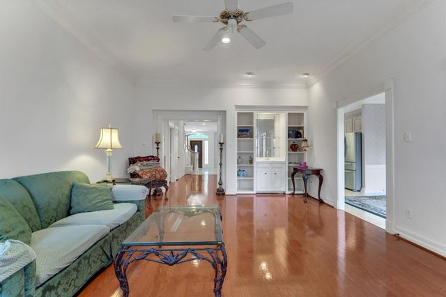 1038 Trapper Hill Drive, Houston, TX 77077