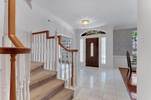 1038 Trapper Hill Drive, Houston, TX 77077