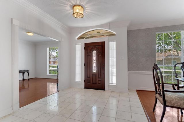 1038 Trapper Hill Drive, Houston, TX 77077