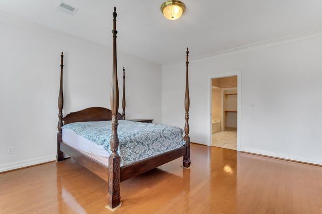 1038 Trapper Hill Drive, Houston, TX 77077