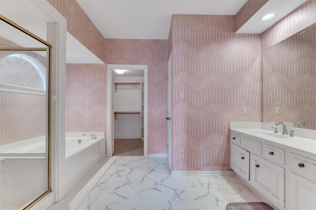 1038 Trapper Hill Drive, Houston, TX 77077