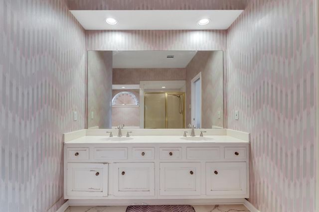 1038 Trapper Hill Drive, Houston, TX 77077