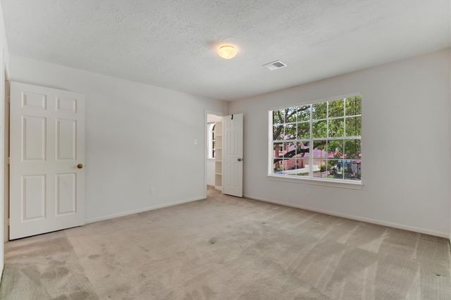 1038 Trapper Hill Drive, Houston, TX 77077
