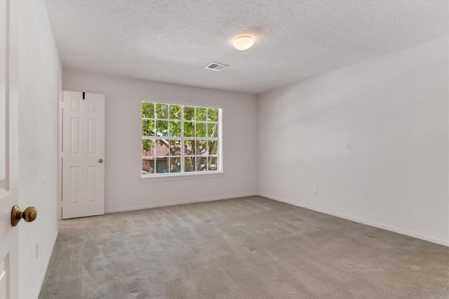 1038 Trapper Hill Drive, Houston, TX 77077