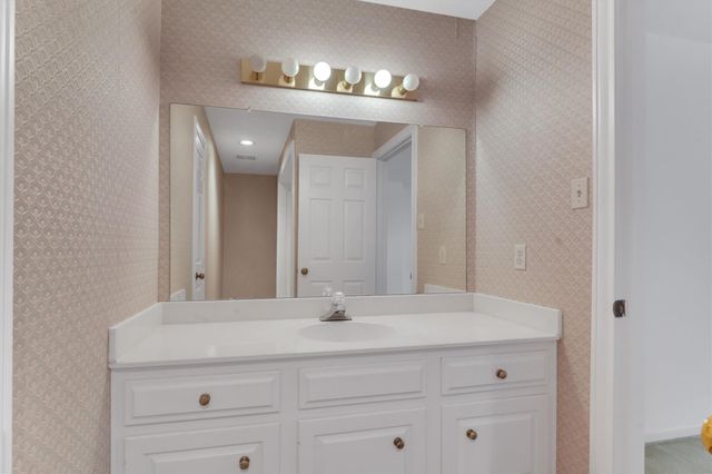 1038 Trapper Hill Drive, Houston, TX 77077
