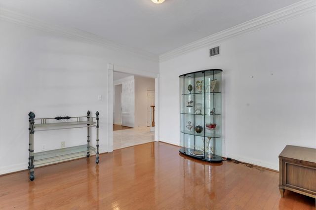 1038 Trapper Hill Drive, Houston, TX 77077