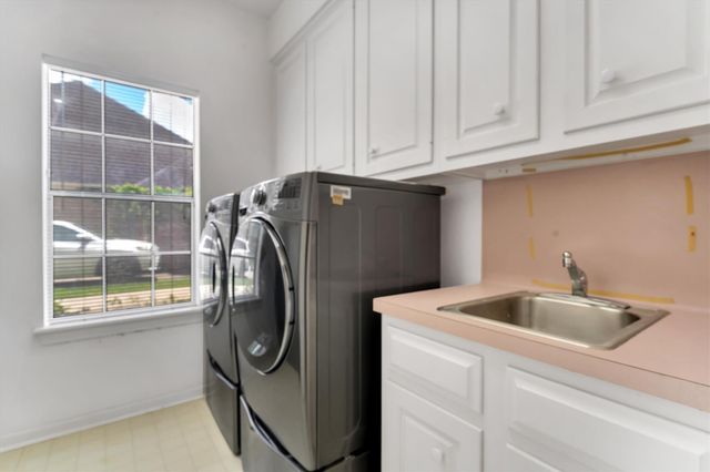 1038 Trapper Hill Drive, Houston, TX 77077