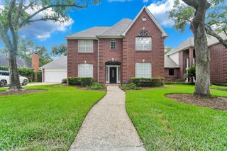 1038 Trapper Hill Drive, Houston, TX 77077