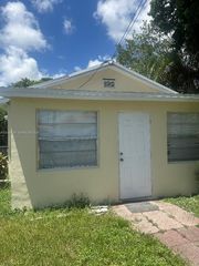61 NW 24th Avenue RF, Miami, FL 33125