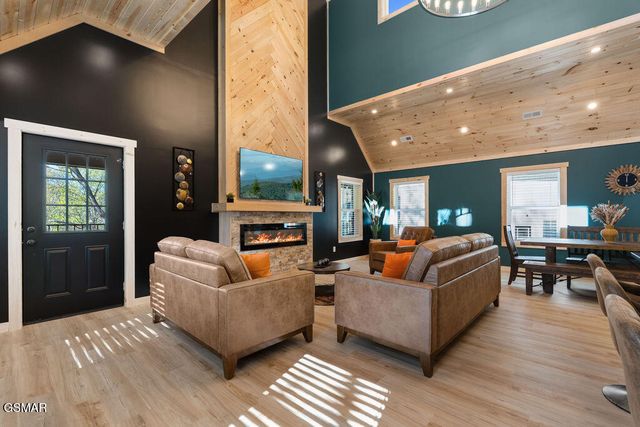 1357 N Baden Drive, Gatlinburg, TN 37738