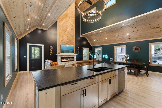 1357 N Baden Drive, Gatlinburg, TN 37738