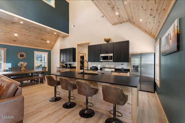 1357 N Baden Drive, Gatlinburg, TN 37738