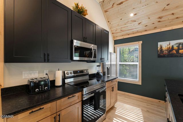 1357 N Baden Drive, Gatlinburg, TN 37738