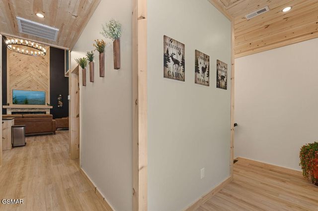 1357 N Baden Drive, Gatlinburg, TN 37738