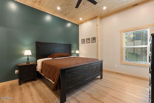 1357 N Baden Drive, Gatlinburg, TN 37738