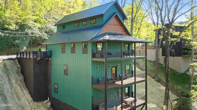 1357 N Baden Drive, Gatlinburg, TN 37738