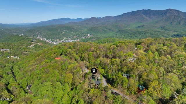 1357 N Baden Drive, Gatlinburg, TN 37738