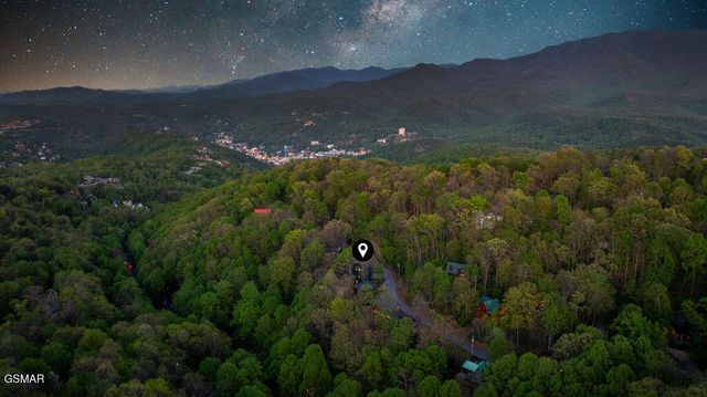 1357 N Baden Drive, Gatlinburg, TN 37738