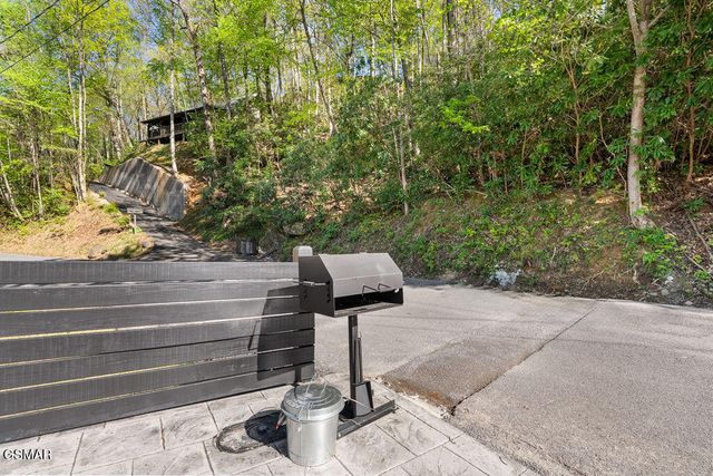 1357 N Baden Drive, Gatlinburg, TN 37738