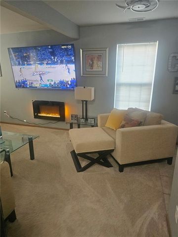 938 E Wildcat Run Street, Gardner, KS 66030