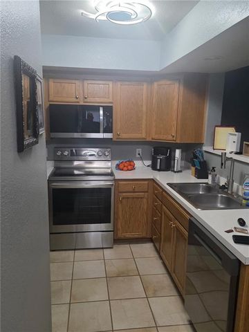938 E Wildcat Run Street, Gardner, KS 66030