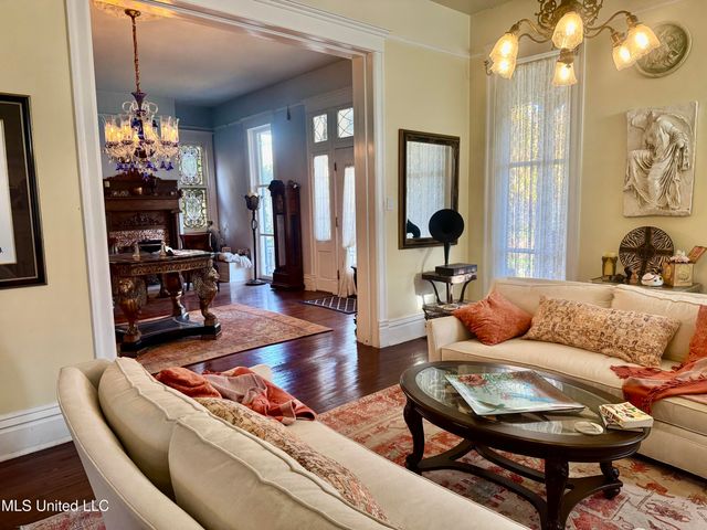 404 S Commerce Street, Natchez, MS 39120