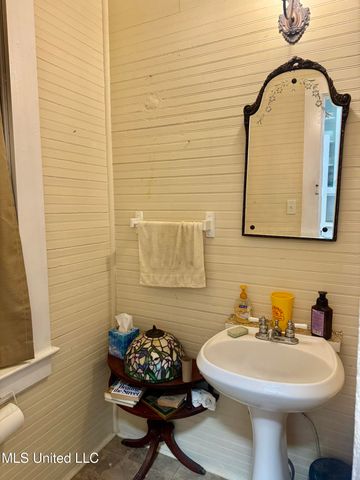 404 S Commerce Street, Natchez, MS 39120