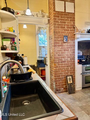 404 S Commerce Street, Natchez, MS 39120