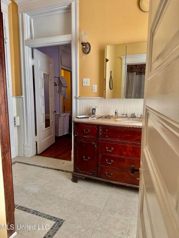 404 S Commerce Street, Natchez, MS 39120