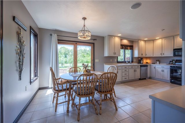 2804 Harvest Lane, North Huntingdon, PA 15642