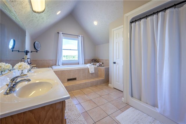 2804 Harvest Lane, North Huntingdon, PA 15642