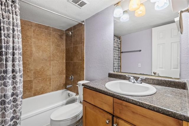 1810 NW 23RD BOULEVARD 202, Gainesville, FL 32605