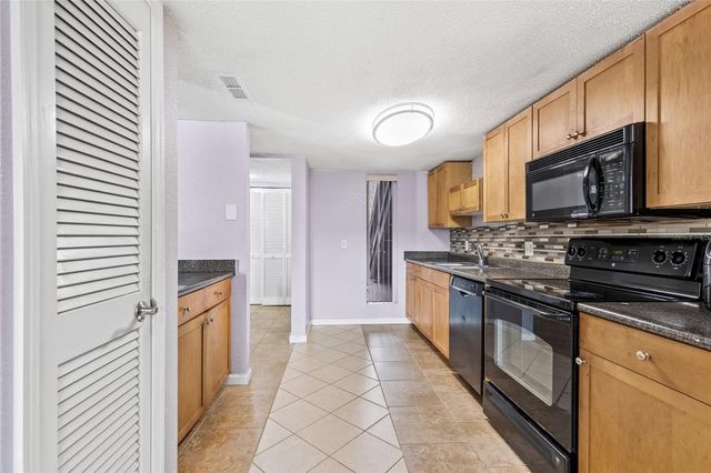 1810 NW 23RD BOULEVARD 202, Gainesville, FL 32605