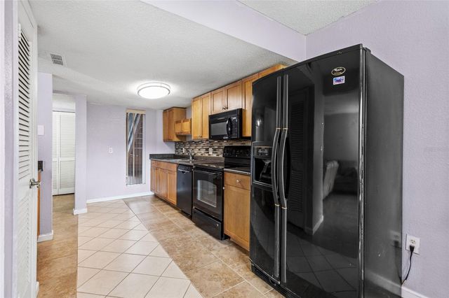 1810 NW 23RD BOULEVARD 202, Gainesville, FL 32605
