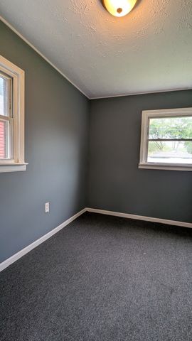 14136 S Hoxie Avenue, Burnham, IL 60633