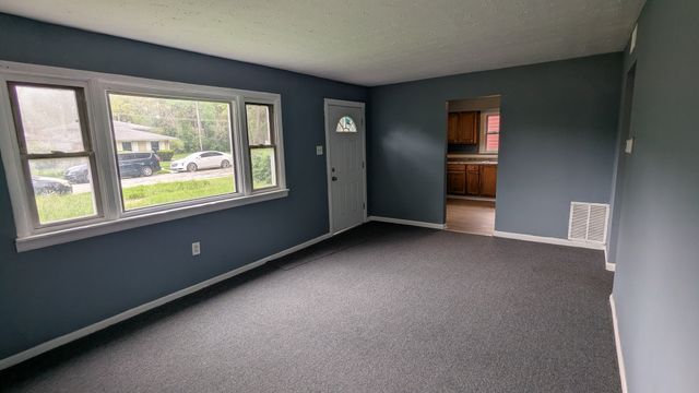 14136 S Hoxie Avenue, Burnham, IL 60633