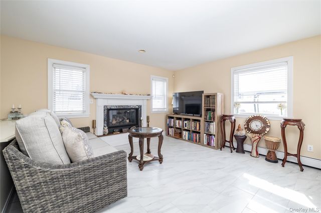 458 E Pine Street, Long Beach, NY 11561
