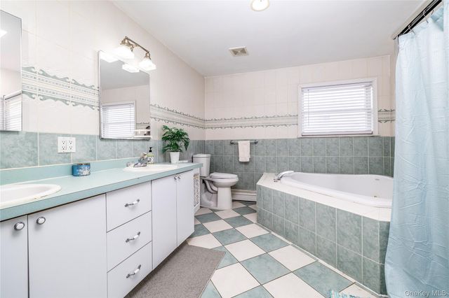 458 E Pine Street, Long Beach, NY 11561