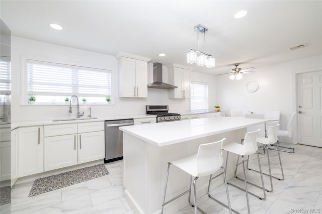 458 E Pine Street, Long Beach, NY 11561