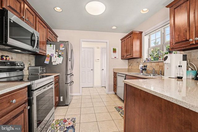 2648 AMANDA DR, Harrisburg, PA 17112